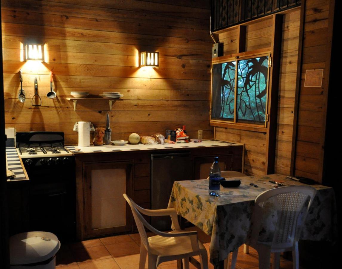 Roatan Bed & Breakfast Apartments West End Chambre photo