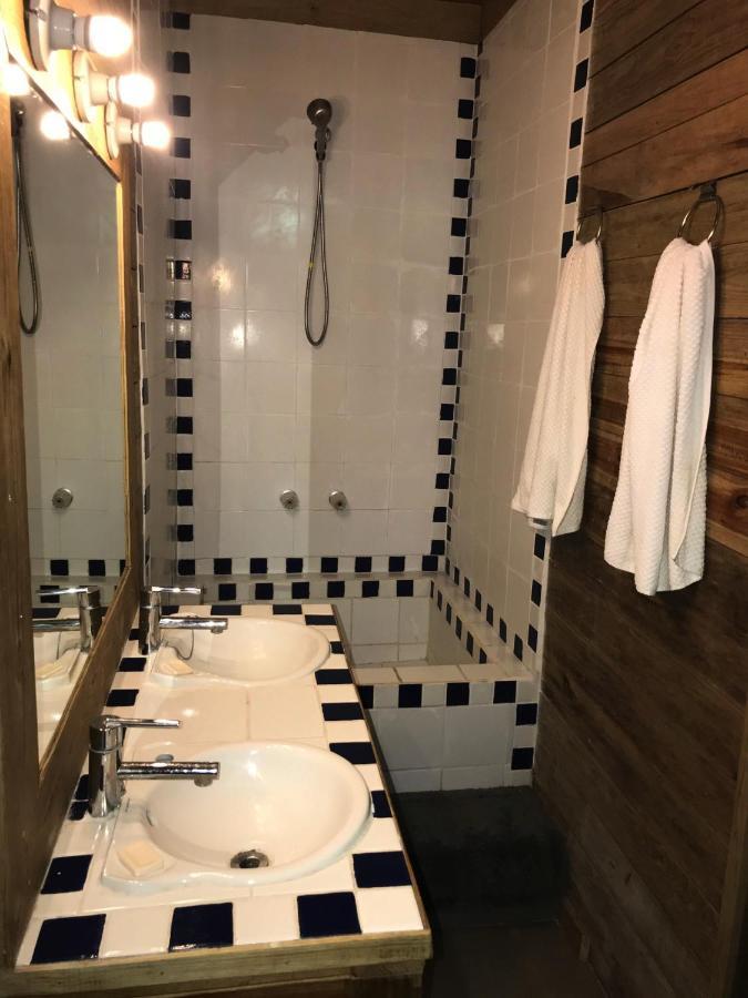 Roatan Bed & Breakfast Apartments West End Extérieur photo