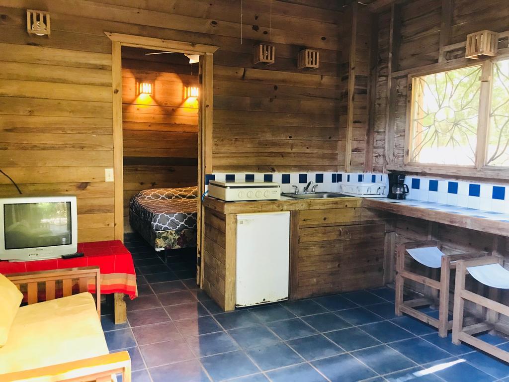 Roatan Bed & Breakfast Apartments West End Extérieur photo